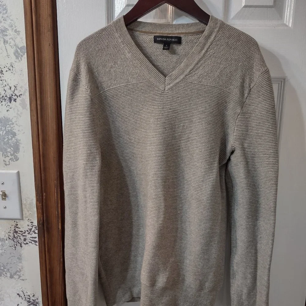 Banana Republic V neck Sweater